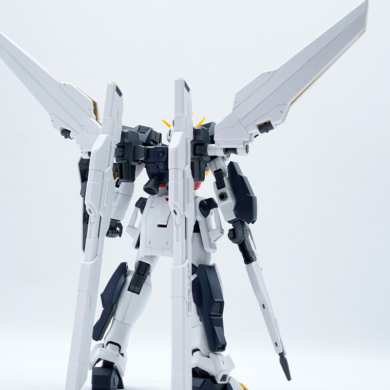 Kit de Modelo Bandai MG 1/100  - Model Kit Gundam reseña y precio
