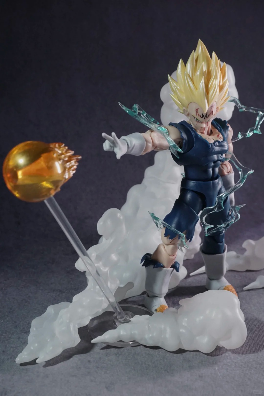 En stock: Figura de acción de  - Model Kit Vegito reseña y precio
